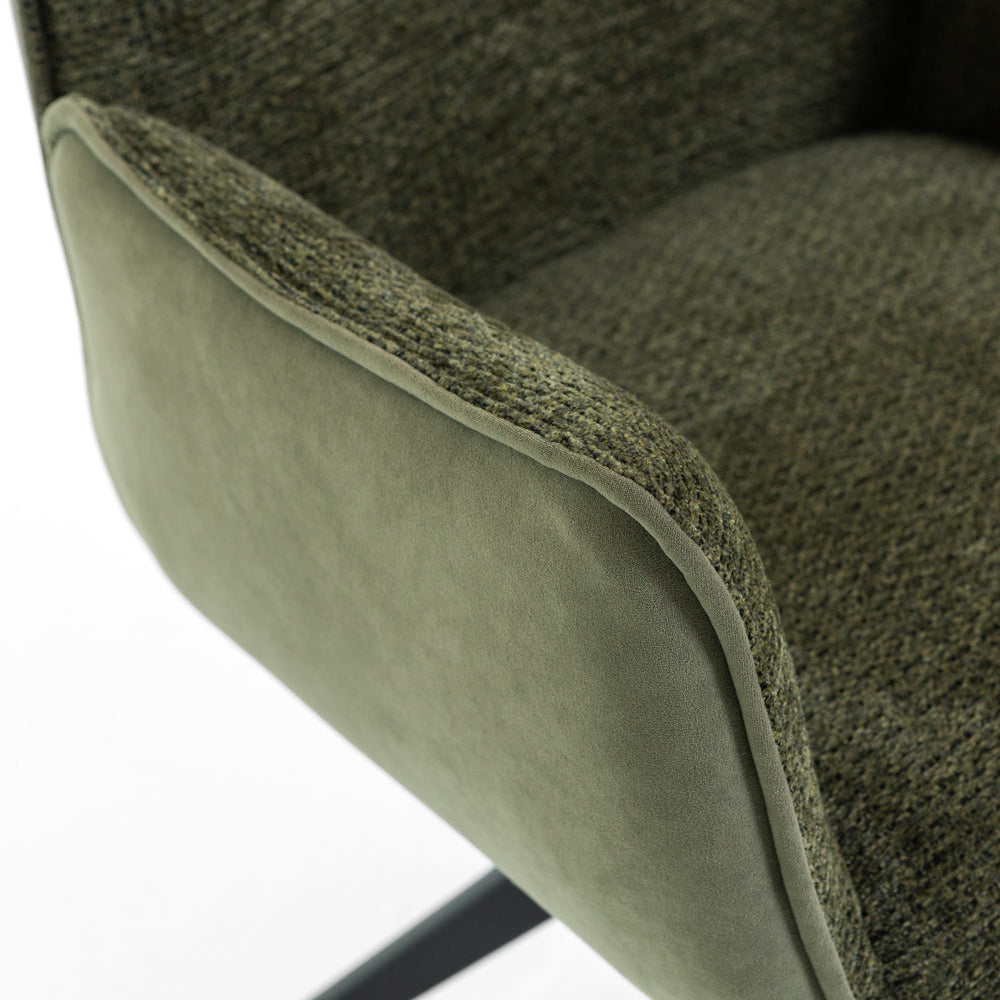 Evelyn – Poltroncina in doppio tessuto con gambe in metallo