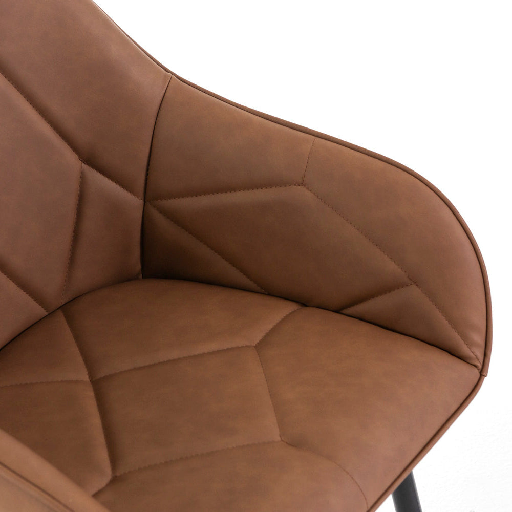 Sibilla – Poltroncina in ecopelle con gambe in acciaio nero